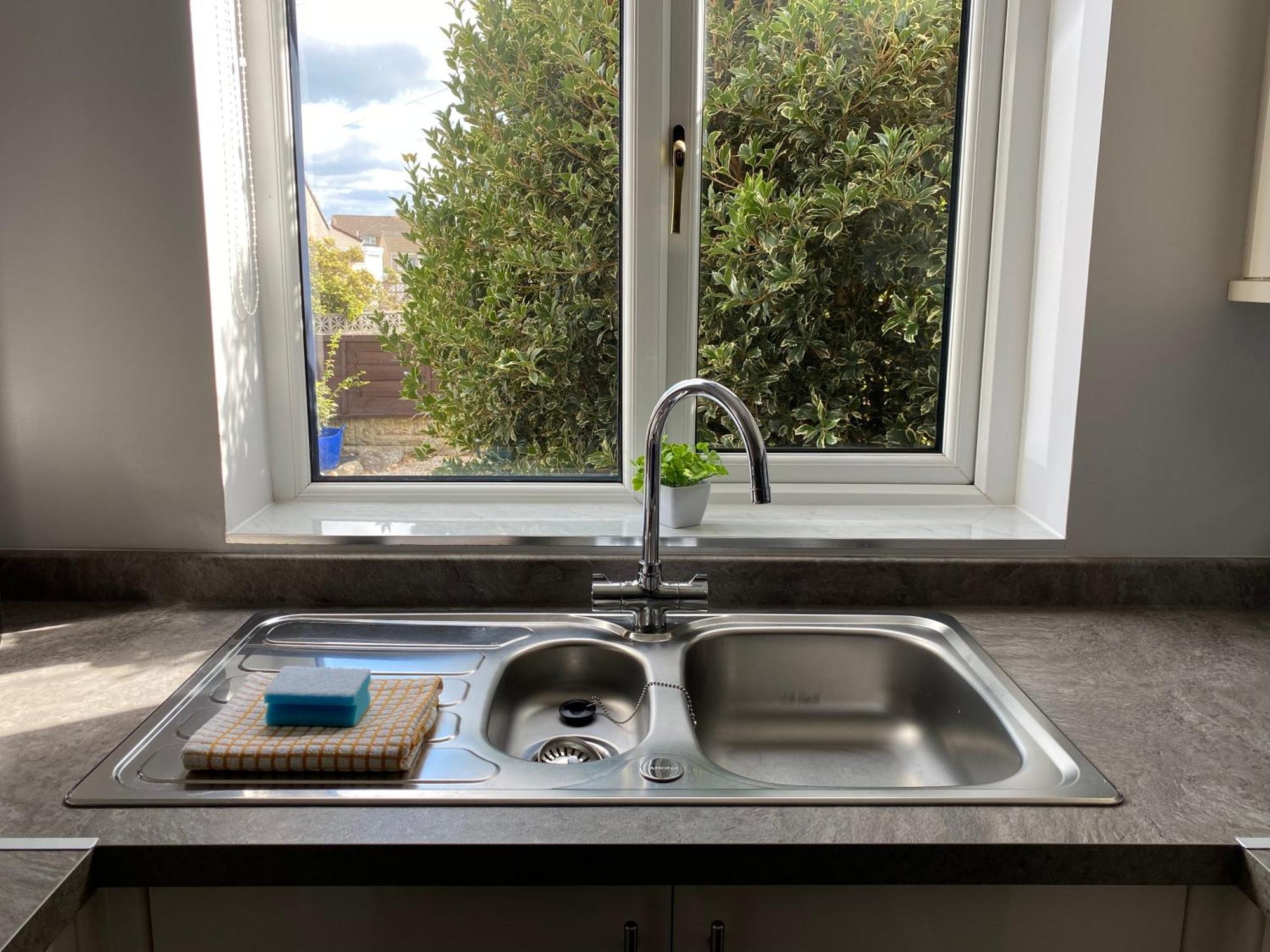 Quiet Ground Floor Apartment With Parking Morecambe Buitenkant foto